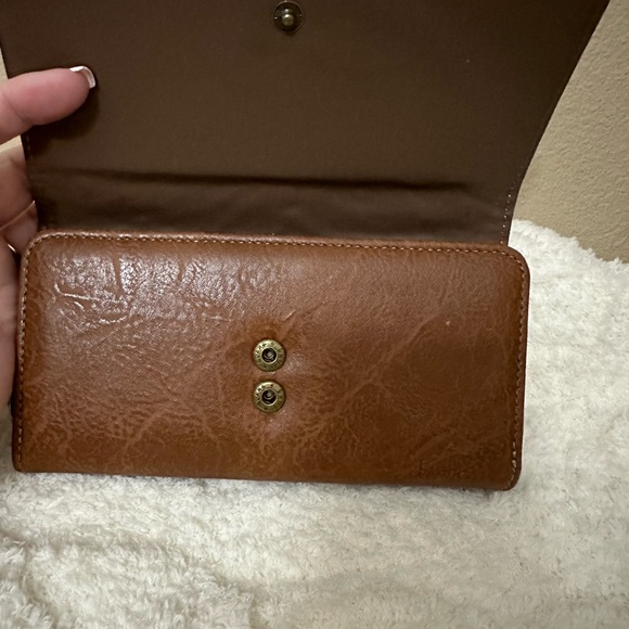 B.o.c. Brown Embossed Leather Wallet NWT - Picture 3 of 5